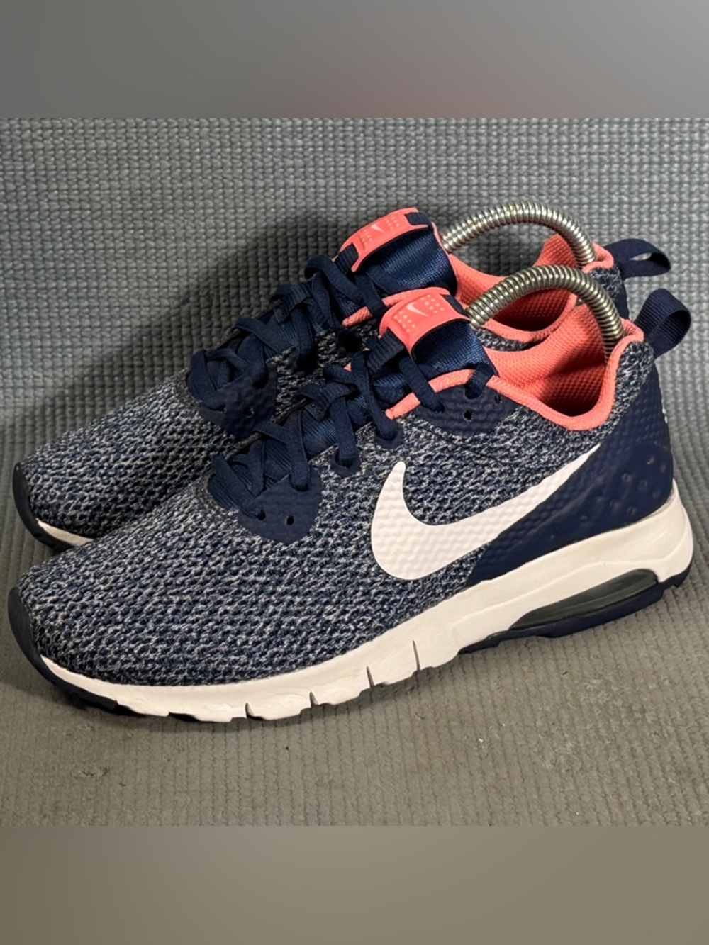 Nike Women's Air Max Motion LW Blue Athletic Shoes 833662-404 Size 7